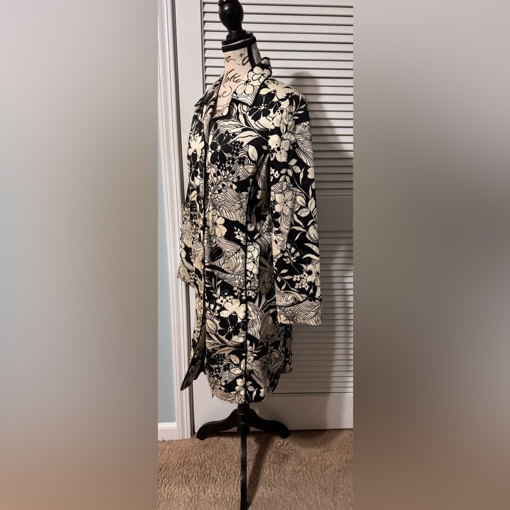 Oscar de la Renta Black and Cream Floral Patterned Pea Coat - Picture 2 of 15